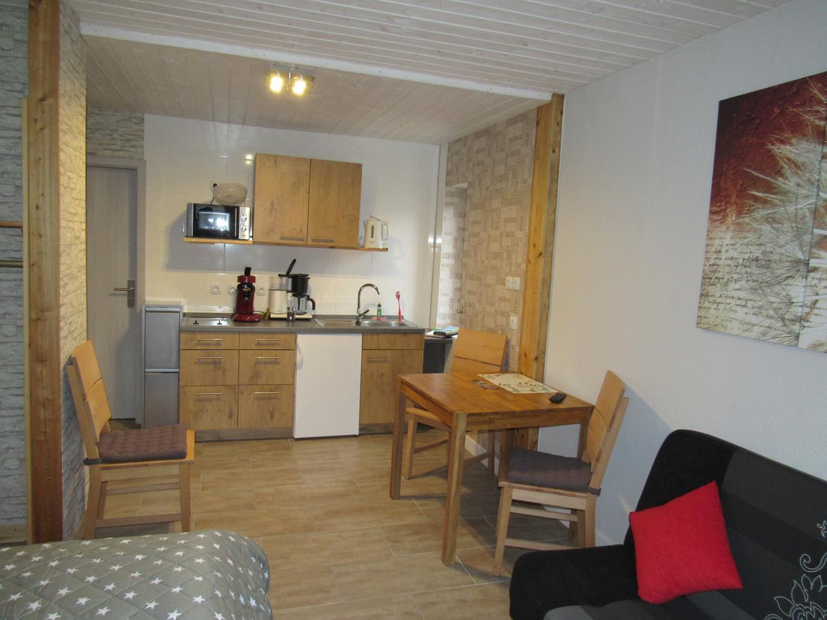 Ferienapartments Am Dorfplatz Langscheid  Eksteriør billede